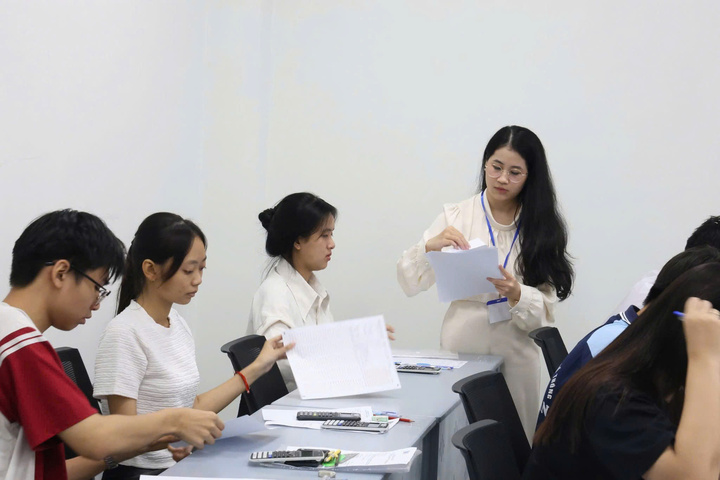 Thí sinh tại điểm thi Trường ĐH Khoa học Xã hội và Nhân văn. (Ảnh: ĐH Quốc gia TP.HCM)