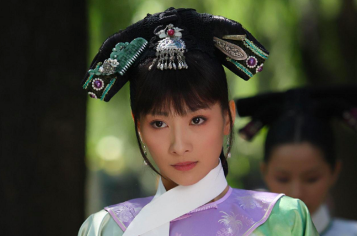 Đào Hân Nhiên không chỉ nổi tiếng với vai diễn An Lăng Dung trong Chân Hoàn Truyện, mà còn có nền tảng múa và âm nhạc chuyên nghiệp. Khả năng kiểm soát hình thể, vũ đạo uyển chuyển cùng giọng hát ngọt ngào giúp cô trở thành nhân tố toàn diện, khó bị đánh bại ở các phần thi đòi hỏi kỹ thuật.