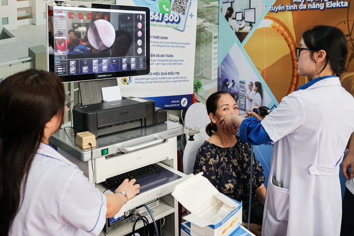 Người dân sẽ được khám sức khỏe định kỳ hoặc khám sàng lọc miễn phí hàng năm. (Ảnh minh hoạ: Minh Đức)
