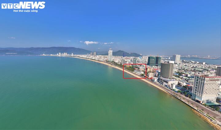 Theo hồ sơ, dự án cụm du lịch biển La Playa được UBND tỉnh Bình Định (cũ) phê duyệt đồ án quy hoạch chi tiết xây dựng tỷ lệ 1/500 ngày 22/12/2016 do Công ty TNHH Xuất nhập khẩu Thành Châu làm chủ đầu tư.