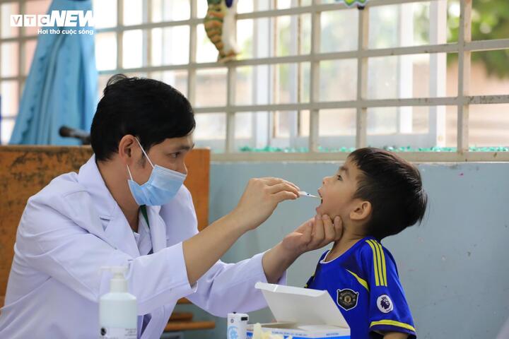 Người dân TP.HCM được khám sức khoẻ miễn phí tại 58 điểm - 5