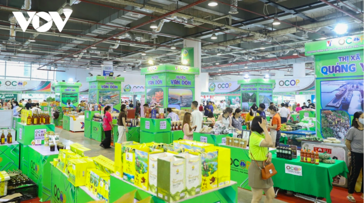 Hội chợ OCOP và Lễ hội ẩm thực Quảng Ninh diễn ra song song từ ngày 11-13/4 tại Cung Quy hoạch, hội chợ và triển lãm tỉnh Quảng Ninh, mang đến cho khách tham quan cơ hội khám phá Quảng Ninh qua văn hóa ẩm thực, các sản phẩm đặc trưng.