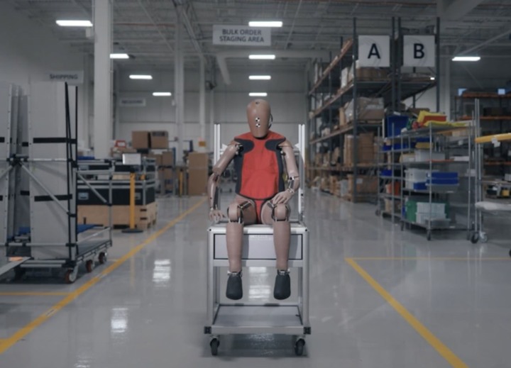 Hình nộm nữ giới phiên bản tiên tiến THOR-5F. (Ảnh: The New York Times)