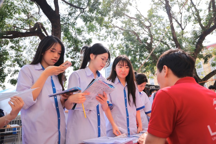 Năm 2026, Trường Đại học Hà Nội tuyển 3.705 chỉ tiêu với 3 phương thức xét tuyển, yêu cầu điểm đầu vào từ 22 điểm. (Ảnh: HANU)