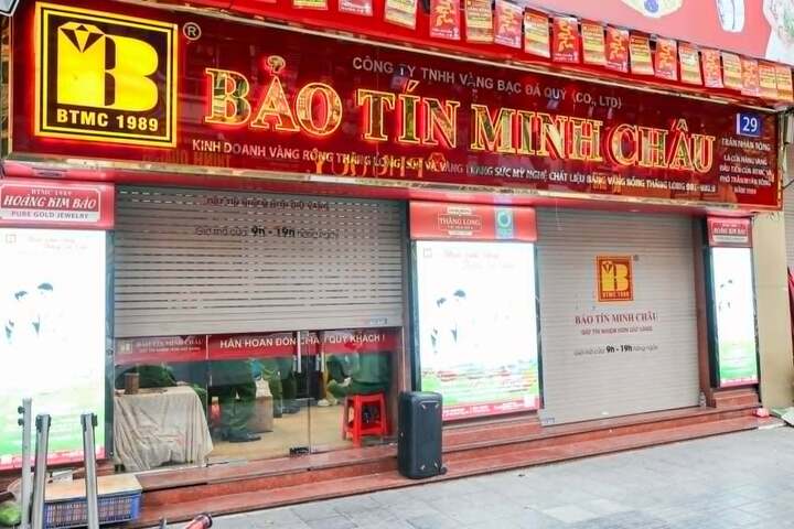 Cửa hàng Bảo Tín Minh Châu.