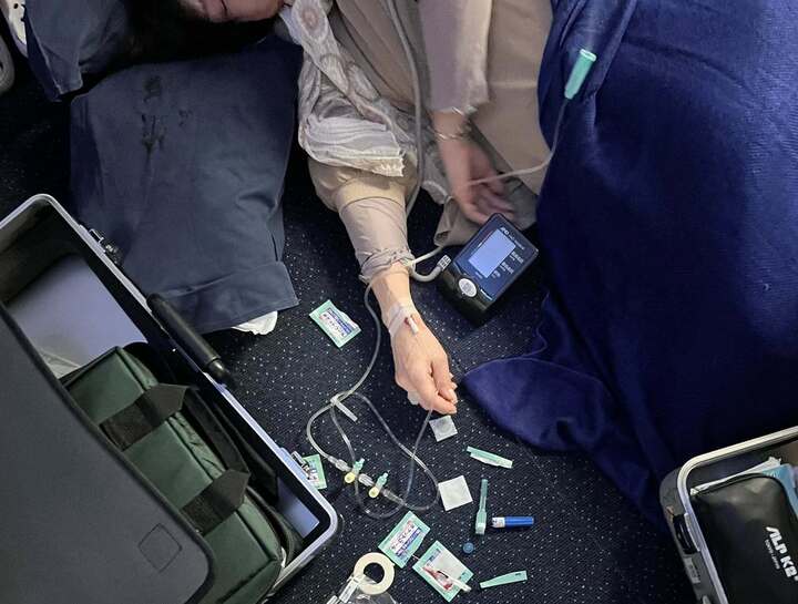 Bệnh nhân người Nhật Bản ngất xỉu giữa chuyến bay. (Ảnh BS cung cấp)