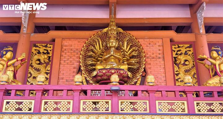 Kiến trúc độc đáo của ngôi chùa nằm giữa bạt ngàn chè xanh ở Gia Lai - 9