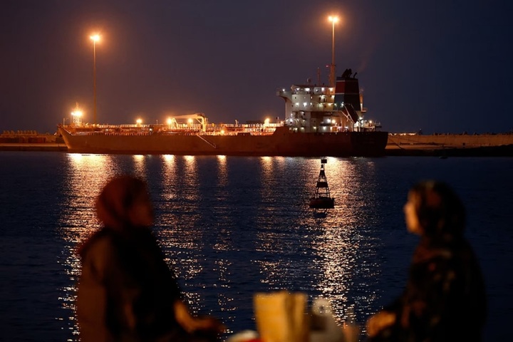 Giá dầu thế giới hôm nay tiếp tục tăng. (Ảnh: Reuters).