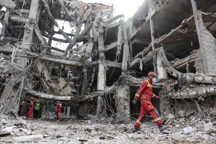 Hiện trường vụ không kích ở Tehran, Iran, trong bối cảnh xung đột Mỹ - Israel với Iran, ngày 12/3/2026. Ảnh: Majid Asgaripour/WANA qua Reuters.