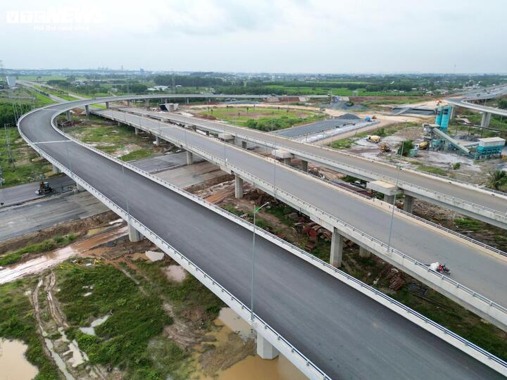 Hạ tầng kết nối sân bay Long Thành đang khẩn trương hoàn thiện.