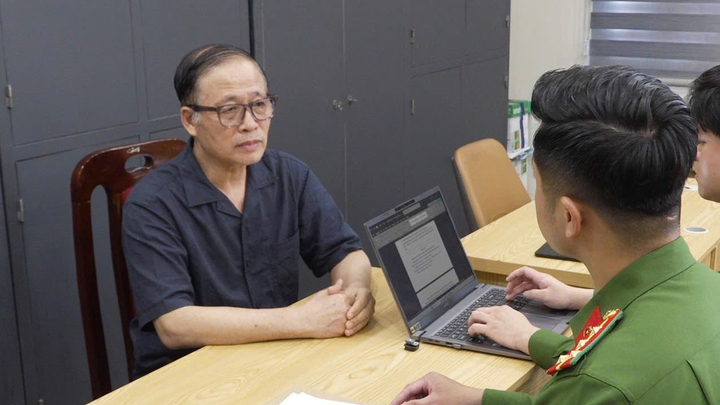 Ông Vũ Minh Châu tại cơ quan công an.