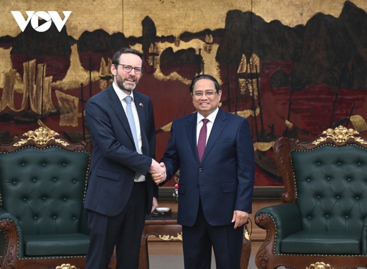 Thủ tướng Chính phủ Phạm Minh Chính tiếp Đại sứ Liên hiệp Vương quốc Anh và Bắc Ireland tại Việt Nam Iain Frew.