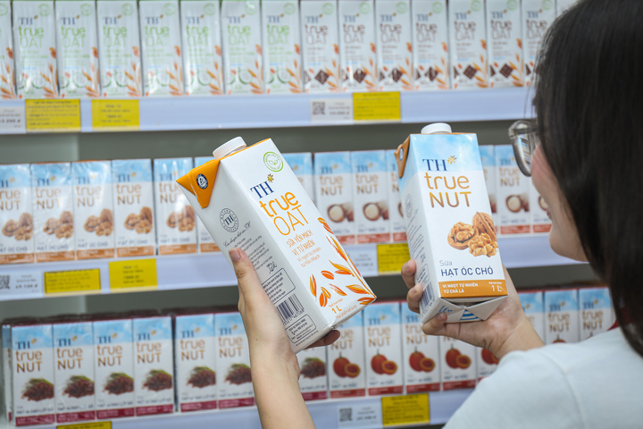 Sữa yến mạch TH true OAT và sữa hạt TH true NUT không bổ sung đường tinh luyện, sử dụng vị ngọt tự nhiên từ chà là hoặc vị ngọt nguyên bản của nguyên liệu.