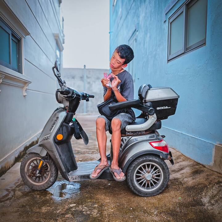 Ngay từ khi còn trong bụng mẹ, Gia Bảo đã mắc chứng bại não.