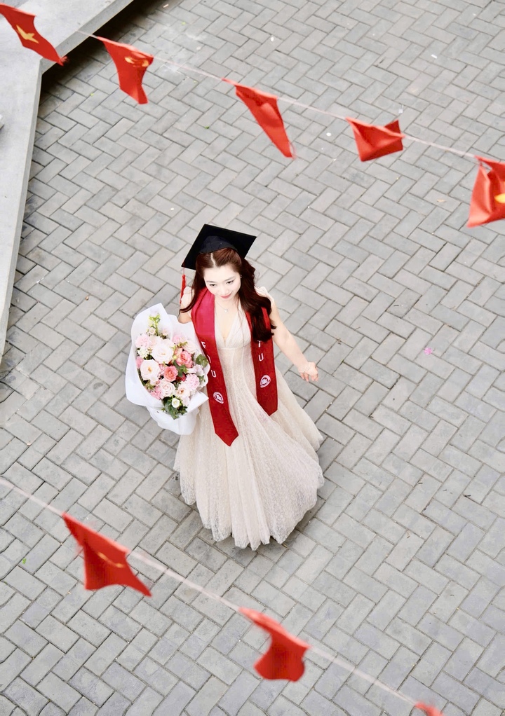 Trang sử dụng tiếng Anh trong công việc và giao tiếp chuyên môn.