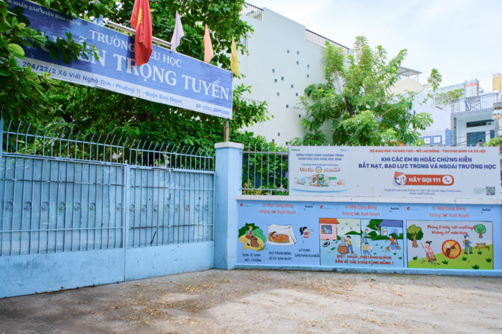 Không gian trường học trở thành “bức tranh truyền thông” phòng chống sốt xuất huyết.