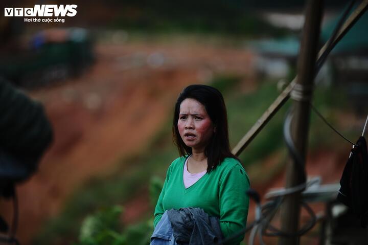 Nhiều bà con mong muốn chính quyền các cấp đẩy nhanh tiến độ, khắc phục hậu quả sạt lở để mọi người an tâm khi mưa lớn xảy ra.