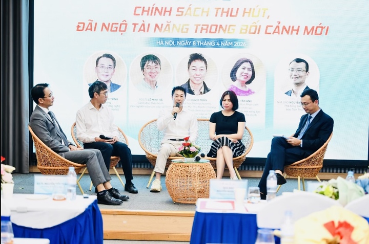 Các chuyên gia chia sẻ tại phiên thảo luận của hội thảo "Đào tạo, trọng dụng tài năng trong bối cảnh mới”.