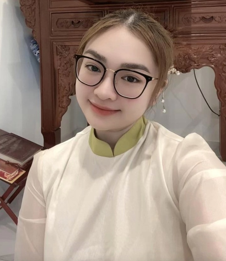 Nữ ca sĩ liên tục vướng ồn ào về chuyện gia đình.