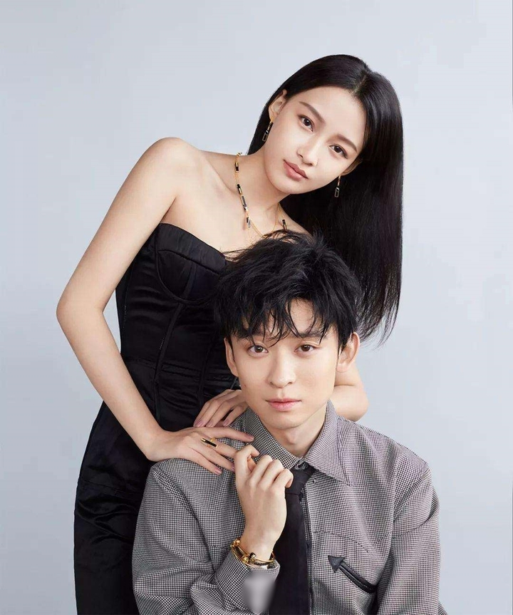 Khi đang ở đỉnh cao sự nghiệp, Tôn Di quyết định lấy ''Thái tử Kinh Khuyên", sinh con ở tuổi 24.