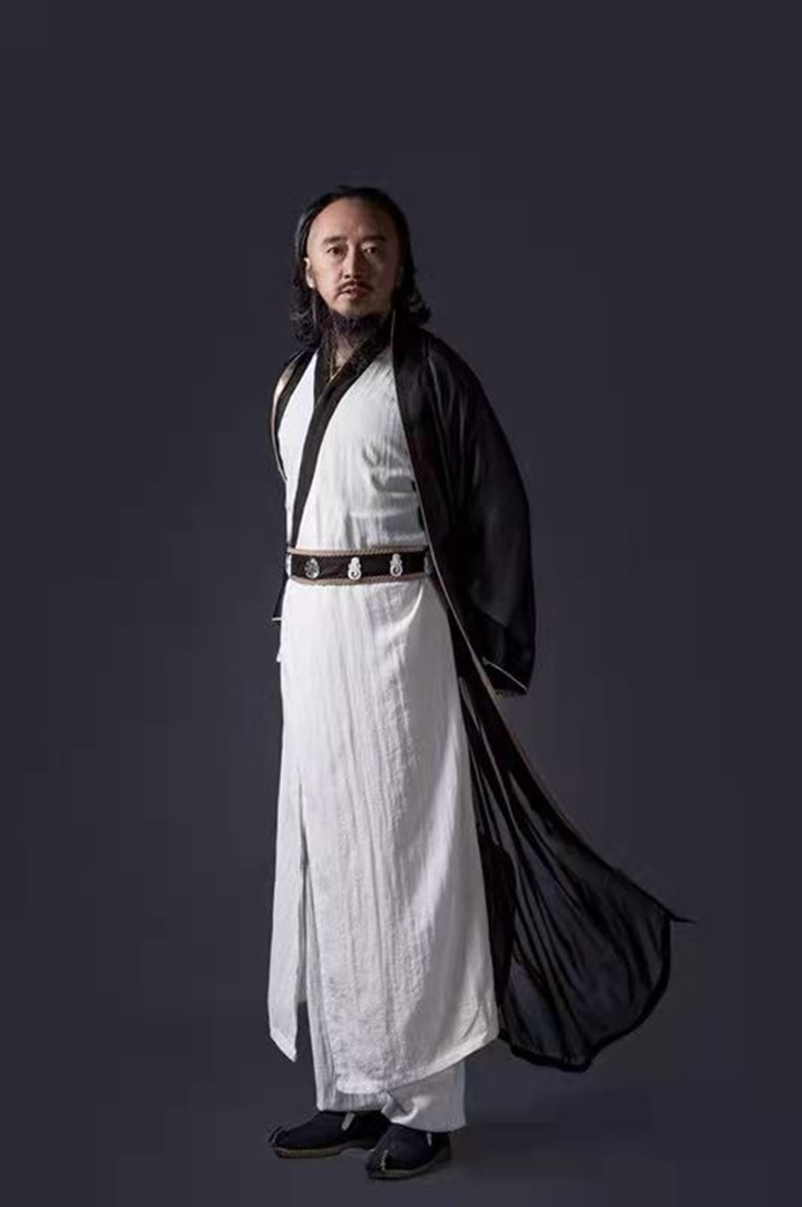 Lưu Tuy Tân đã từ bỏ công việc bác sĩ để theo nghiệp võ