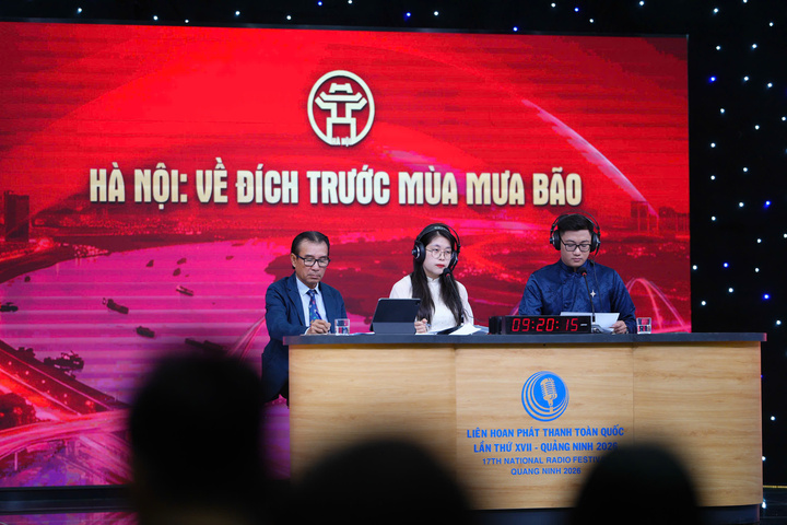 Sáng 9/4, tại trường quay S7, trụ sở Báo và Đài Phát thanh – Truyền hình Quảng Ninh diễn ra phần thi Phát thanh trực tiếp, mở màn cho chuỗi hoạt động của Liên hoan Phát thanh toàn quốc lần thứ XVII do Đài Tiếng nói Việt Nam phối hợp với UBND tỉnh Quảng Ninh tổ chức.