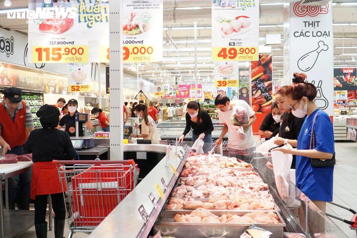 Nhiều người dân tại Đà Nẵng cho biết mức chi tiêu hàng tháng của họ vẫn “dễ thở” hơn đáng kể so với ở Hà Nội và TP.HCM.