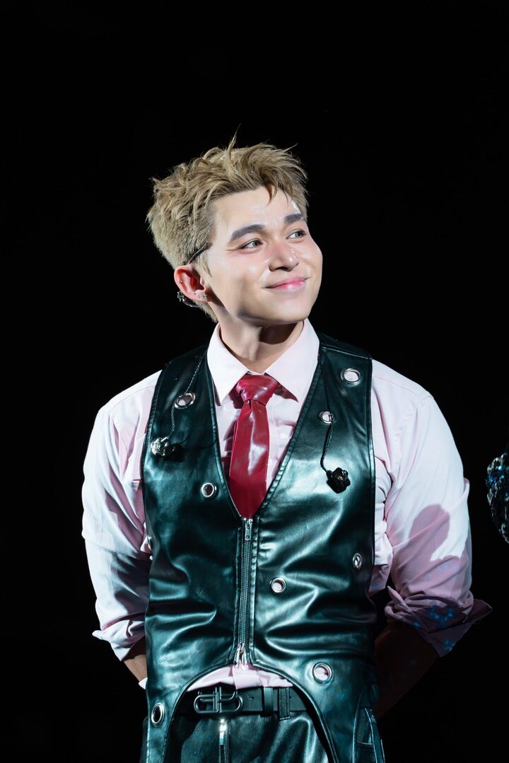 MV mới của Jun Phạm nhận tranh cãi vì chứa nhiều yếu tố gợi cảm.