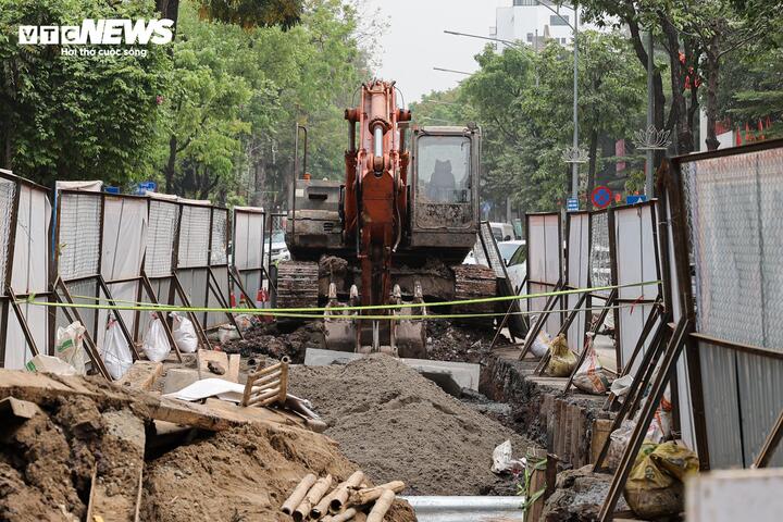 Dự án được triển khai trên địa bàn các phường Hai Bà Trưng, Hoàn Kiếm và Cửa Nam, đi qua nhiều tuyến phố có mật độ giao thông và dân cư cao. Đây là những khu vực thường xảy ra tình trạng ngập úng sau mưa lớn, ảnh hưởng đến sinh hoạt và việc đi lại của người dân.