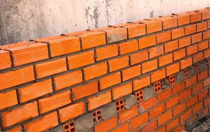 Tường hai lớp giúp giảm bức xạ nhiệt. (Ảnh: A&G)