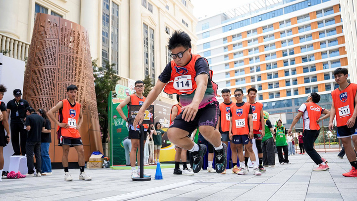 Hoạt động Scouting Tour diễn ra tại Trường ĐH Văn Lang vào sáng 3/4 (Ảnh: VBA)