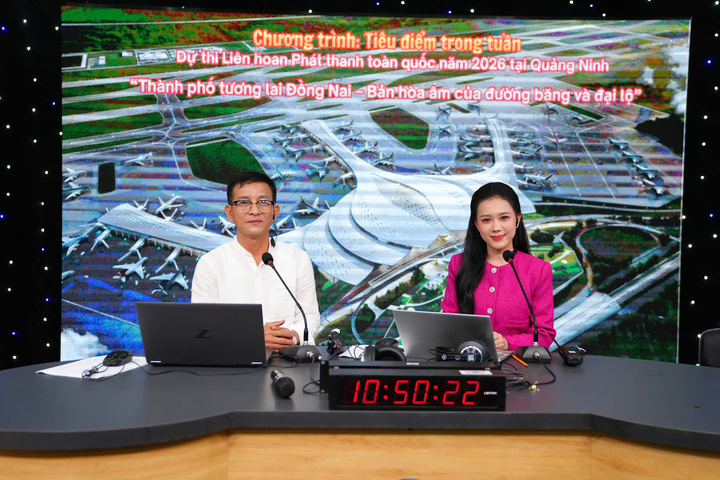 Báo và PTTH Đồng Nai tại phần thi phát thanh trực tiếp.