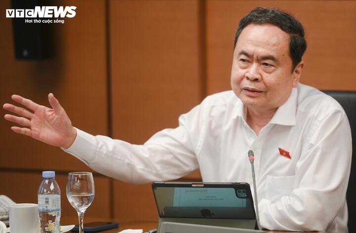 Chủ tịch Quốc hội Trần Thanh Mẫn phát biểu tại phiên họp tổ, sáng 10/4. (Ảnh: Viên Minh)