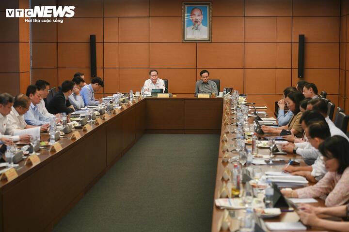 Quang cảnh phiên thảo luận sáng 10/4. (Ảnh: Viên Minh)