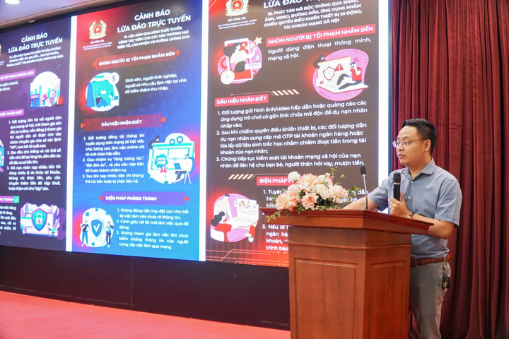 Chuyên gia Cục An ninh mạng và phòng, chống tội phạm sử dụng công nghệ cao (A05, Bộ Công an) trình bày tham luận tại tọa đàm. (Ảnh: Việt Linh)