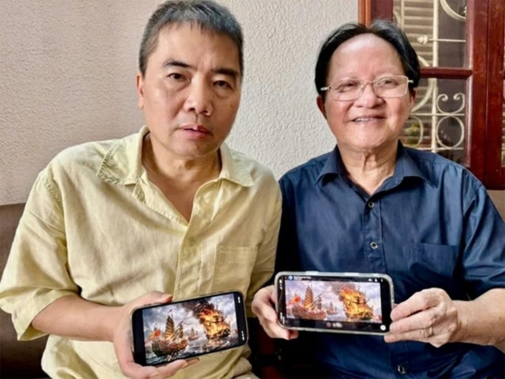 Thượng tướng, Anh hùng Lực lượng vũ trang nhân dân, nguyên Thứ trưởng Bộ Quốc phòng Nguyễn Huy Hiệu (áo xanh) và kỹ sư Vũ Đình Thanh. (Ảnh NVCC)