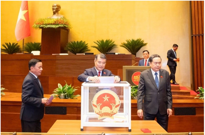 Quốc hội khóa XVI kiện toàn bộ máy lãnh đạo, tạo xung lực phát triển mới.