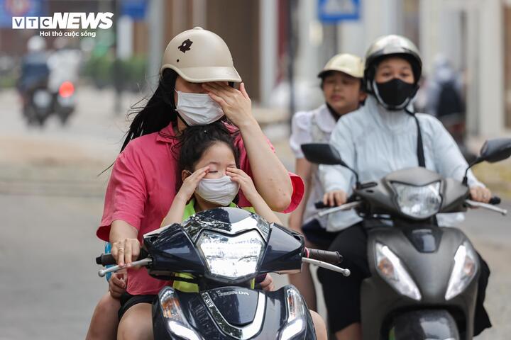 Phố du lịch Hà Nội bị đào xới nham nhở, du khách lắc đầu ngán ngẩm - 22