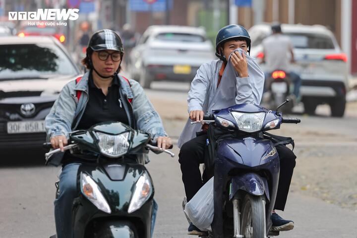 Phố du lịch Hà Nội bị đào xới nham nhở, du khách lắc đầu ngán ngẩm - 23