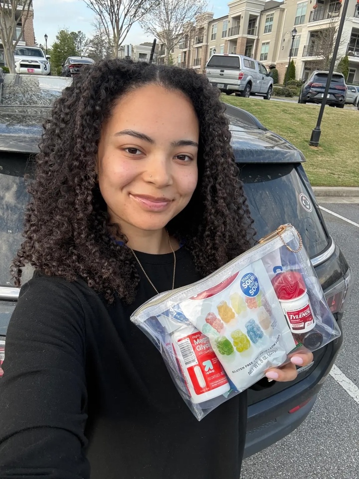 Stefany Staples cho rằng chiếc túi chống lo âu của cô đã giúp giảm bớt căng thẳng mà cô cảm thấy khi đi đường, vì việc ngồi trong xe thường là một yếu tố gây kích thích.