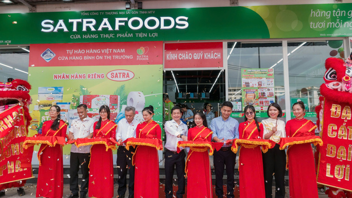 Tổng Công ty Thương mại Sài Gòn TNHH MTV (SATRA) khai trương cửa hàng thực phẩm tiện lợi Satrafoods tại tòa K3, chung cư Becamex, phường An Phú, TP.HCM.
