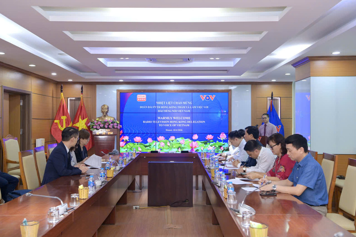 Toàn cảnh buổi làm việc.