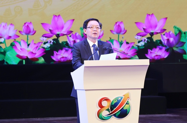 Phó Thủ tướng Hồ Quốc Dũng phát biểu tại chương trình.