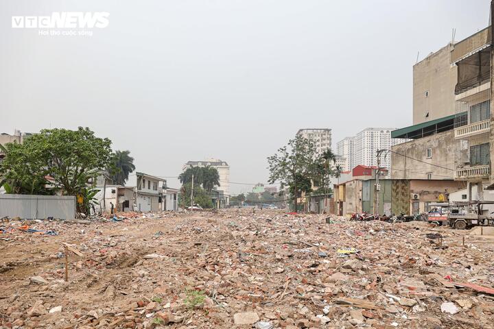 Dự án tuyến đường kết nối Khu đô thị Đồng Tàu với đường Giải Phóng (phường Hoàng Mai) được khởi công từ năm 2023, nay vừa hoàn thành giải phóng mặt bằng.