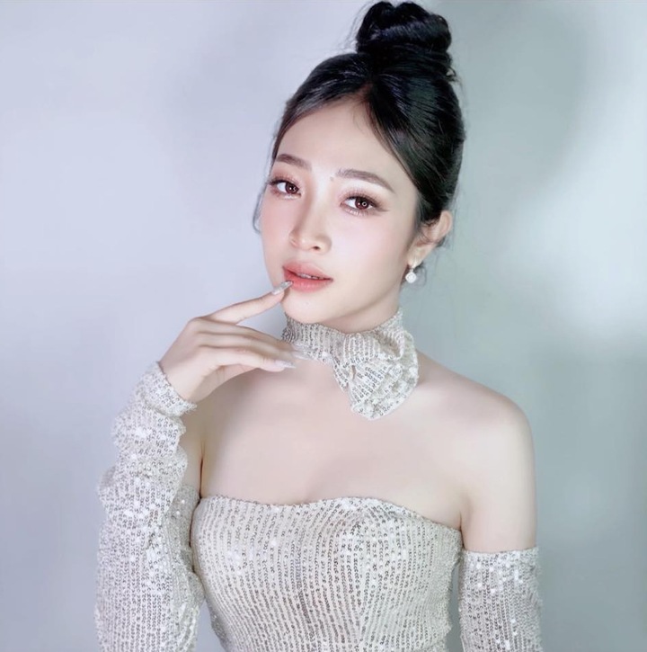 Nhan sắc xinh đẹp của Hồng Minh hiện tại.