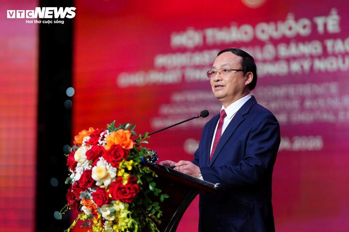 Tổng Giám đốc VOV Đỗ Tiến Sỹ phát biểu khai mạc hội thảo.