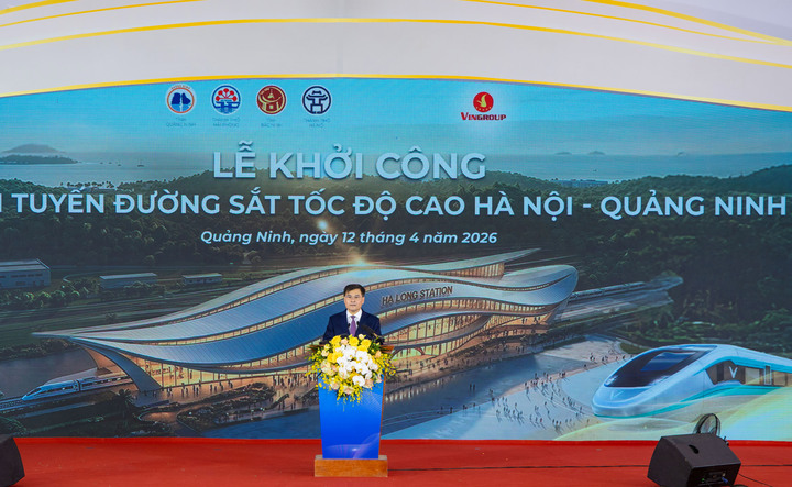 Ông Bùi Văn Khắng, Chủ tịch UBND tỉnh Quảng Ninh cho biết, với địa phương, dự án là động lực chiến lược để mở rộng không gian phát triển mới và nâng cao vị thế trong liên kết vùng. Việc kết nối trực tiếp với Hà Nội bằng đường sắt tốc độ cao sẽ đưa Quảng Ninh trở thành cực tăng trưởng phía Đông của vùng. Đồng thời, tạo điều kiện tái cấu trúc không gian kinh tế, đô thị, lao động và du lịch; phát triển mạnh du lịch, dịch vụ chất lượng cao; hình thành các cực tăng trưởng mới tại khu vực nhà ga, nâng cao năng lực thu hút đầu tư, nguồn nhân lực chất lượng cao và cải thiện toàn diện chất lượng sống của Nhân dân.