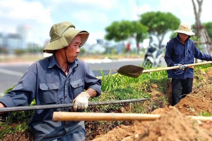 Ngày 13/4, thời tiết cả nước tiếp tục oi bức, nắng nóng. (Ảnh minh họa)