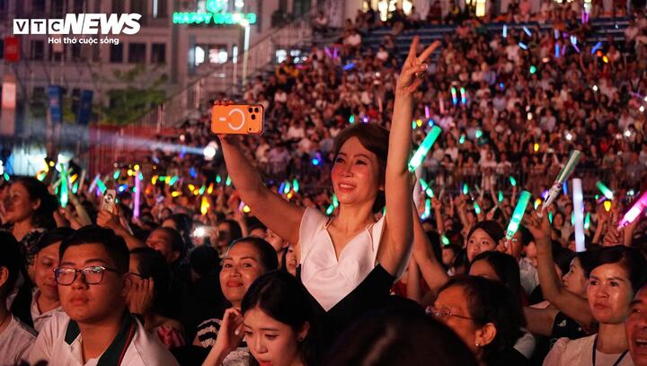 Với những tiết mục nghệ thuật đặc sắc, concert “Thanh âm kỷ nguyên mới” mang đến một đêm nghệ thuật ấn tượng, góp phần tôn vinh vai trò, vị thế của phát thanh trong đời sống hiện đại, đồng thời khẳng định Quảng Ninh là điểm đến uy tín, hấp dẫn trong tổ chức các sự kiện văn hóa quy mô lớn của cả nước.