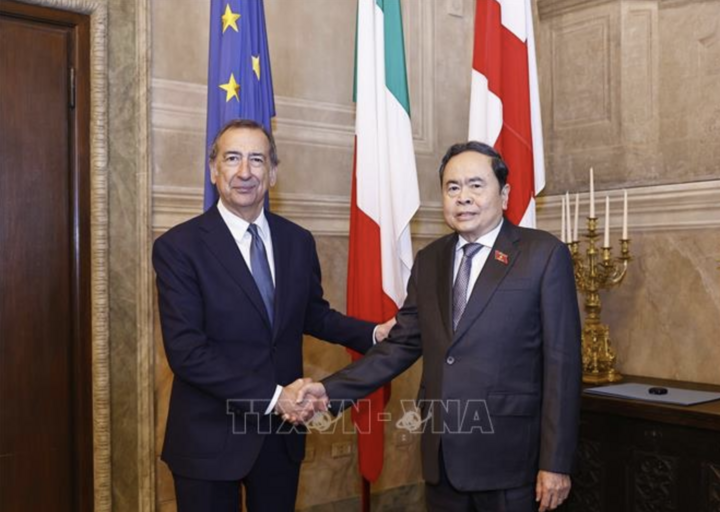 Chủ tịch Quốc hội Trần Thanh Mẫn tiếp Thị trưởng thành phố Milan Giuseppe Sala. (Ảnh: TTXVN)